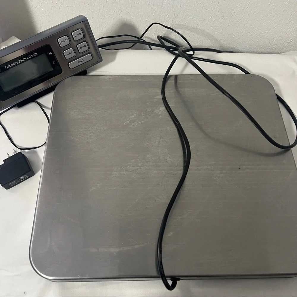 Tree LSS 200 Bench Shipping Scale – 200 lb × 0.05 lb, Stainless 14